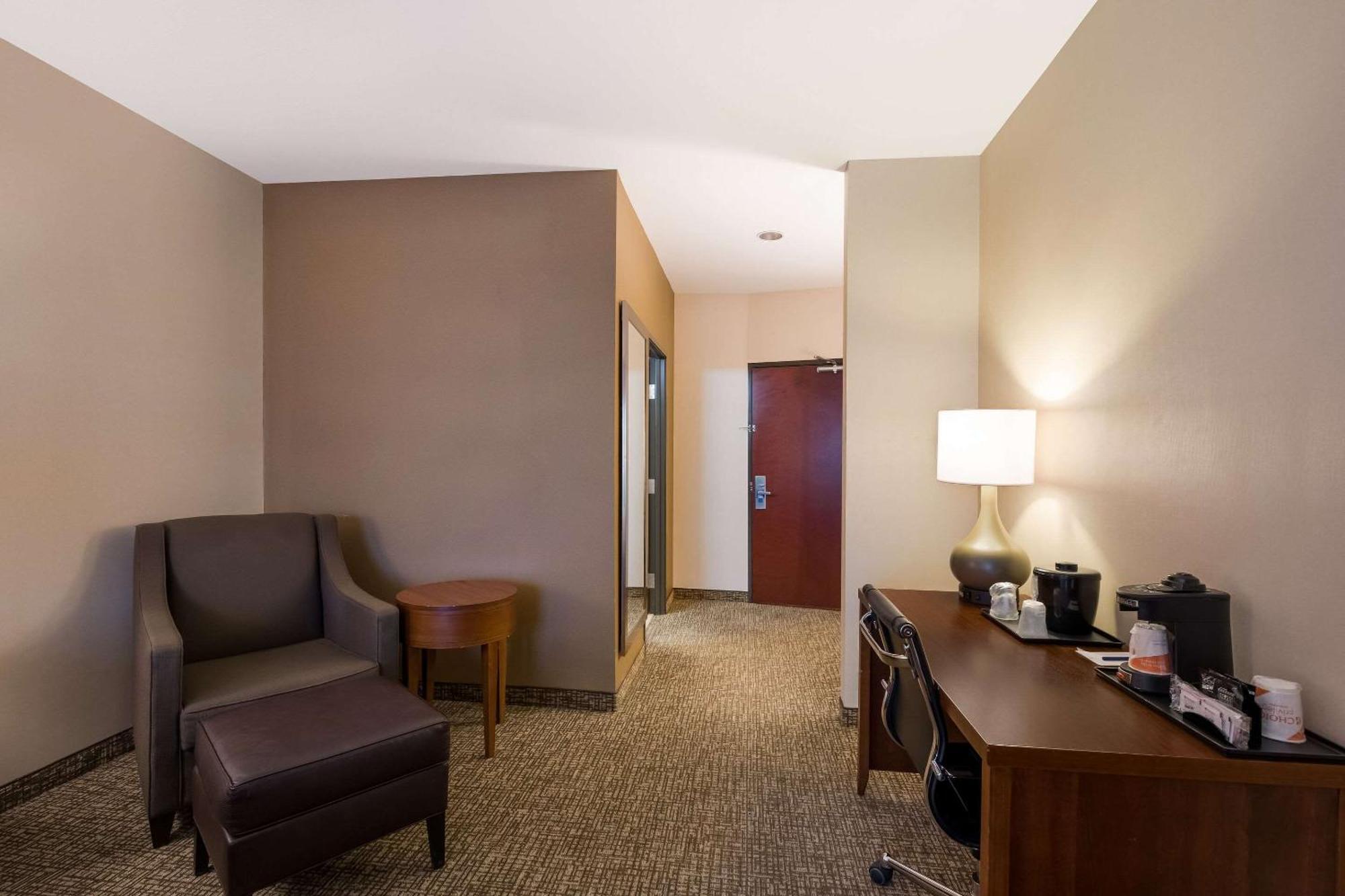 Comfort Inn&Suites Las Vegas - Nellis Esterno foto