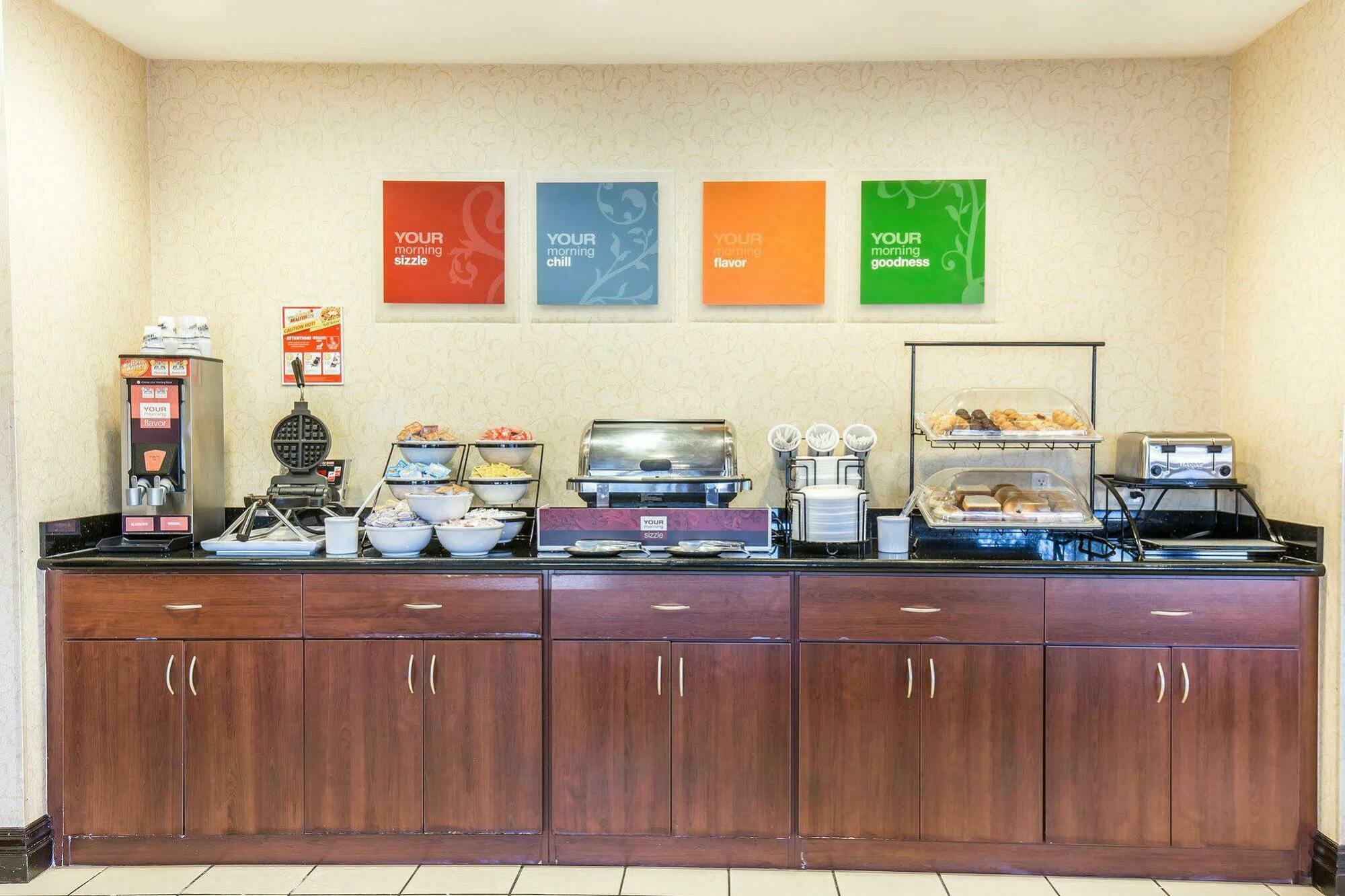 Comfort Inn&Suites Las Vegas - Nellis Esterno foto